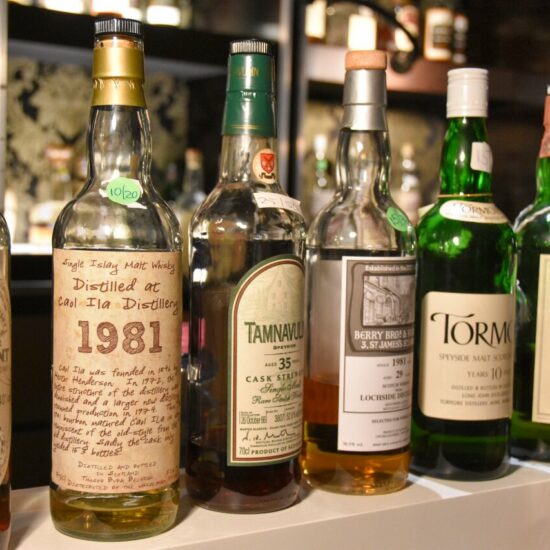 Whiskyraritäten aus den 1980er Jahren u.a. von Glen Grant, Caol Ila und Tamnavulin
